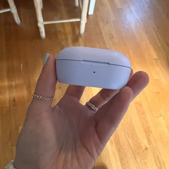 Bose QuietComfort Lavender Earbuds - Picture 4 of 7